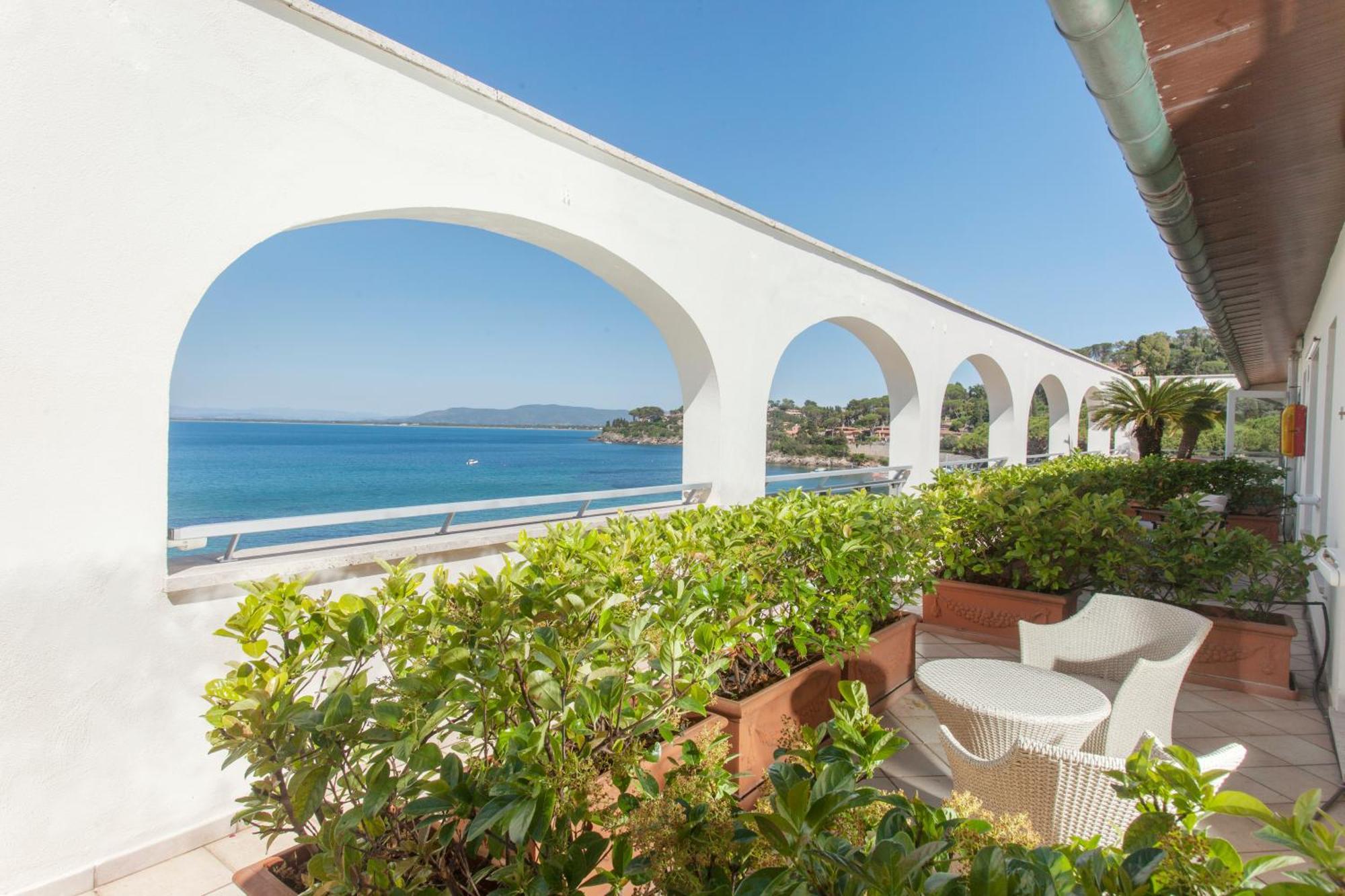 Hotel Baia D'argento 4*